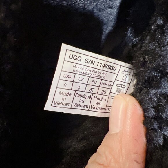 UGG Classic Mini Braid Sheepskin Ankle Boots Fur Black 1148930 Womens US 6 EU 37 - Picture 12 of 12